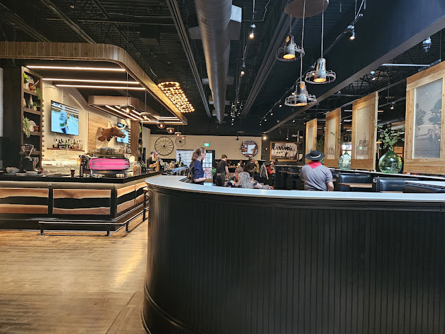 9823 Macleod Trl SW, Calgary, AB T2J 0P6