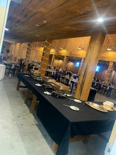 All Seasons Pig Roast & Catering - Hospitality and gastronomy