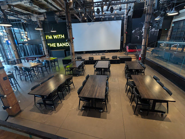 255 Bremner Blvd, Toronto, ON M5V 3L9