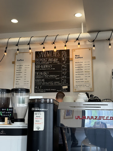 Opinii despre White Rabbit Coffee Co. în Nanaimo - Hospitality and gastronomy