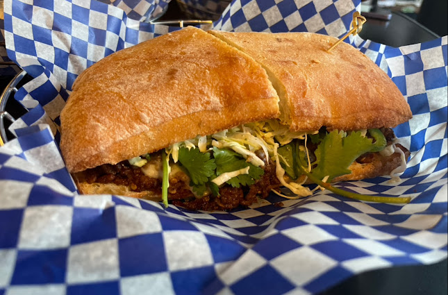 Comentarii opinii despre Alumni Sandwiches