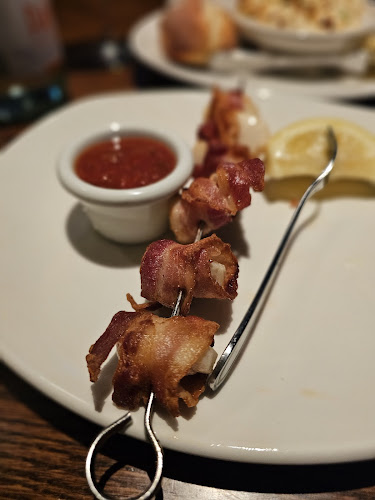 7104 Macleod Trl, Calgary, AB T2H 0L3