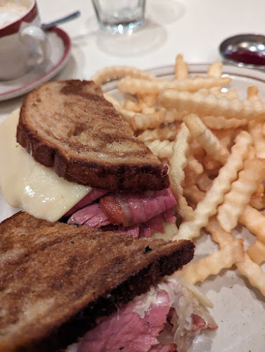 Comentarii opinii despre Skyline Restaurant