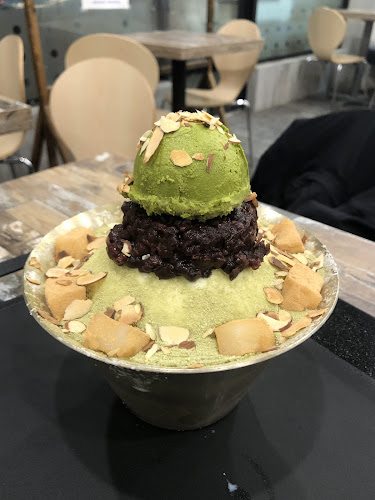 Snowday Bingsu Cafe