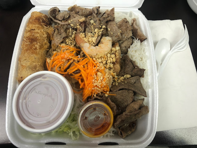 Mi Hong Restaurant - Hospitality and gastronomy