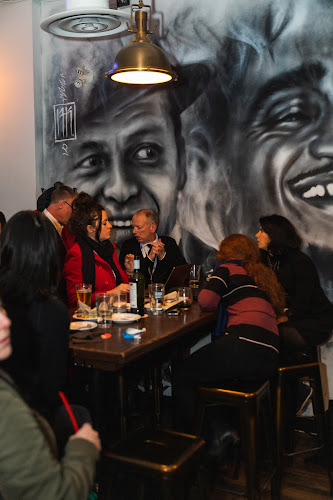 COMMON BOND eat * drink * laugh - Calgary