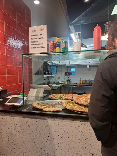 Comentarii opinii despre La Pache Pizza Commercial Drive