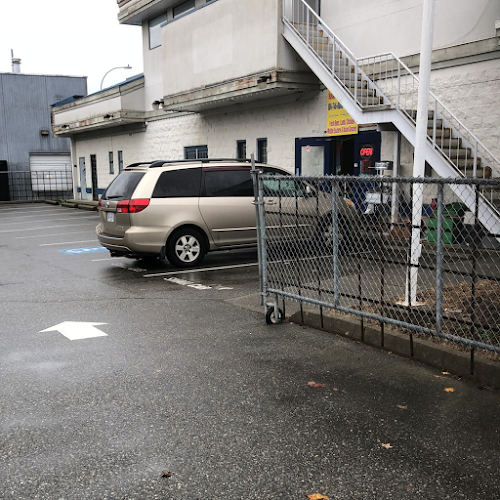 Comentarii opinii despre AL Noor halal meat & grocery بقالة عربية