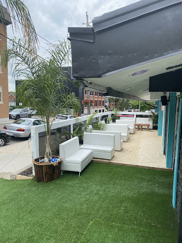 Streetlights (The Miami Crowbar) - Waterloo