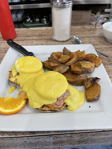 180 St Paul St, St. Catharines, ON L2R 3M2