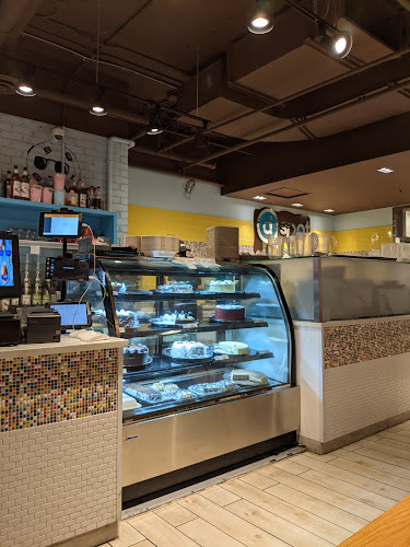 D Spot Dessert Cafe Calgary 17th Ave - Hospitality and gastronomy