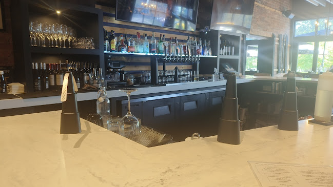 PORTSIDE Social Bar & Kitchen - St. Catharines