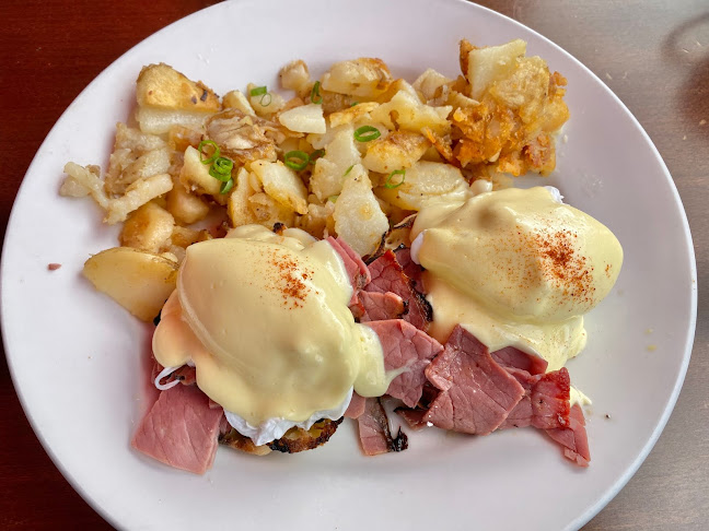 Nelly's Grill - Hospitality and gastronomy