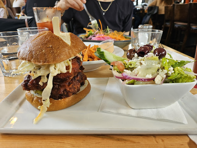 1958 Queen St E, Toronto, ON M4L 1H7