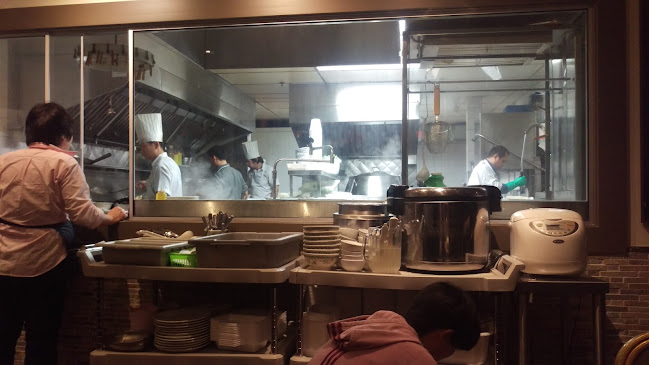 J & J Wonton Noodle House