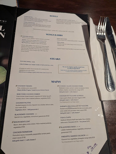 108 Courtneypark Dr E, Mississauga, ON L5T 2Y3