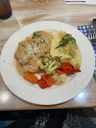 320 Scenic Dr S, Lethbridge, AB T1J 4X6