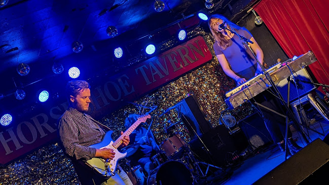 370 Queen St W, Toronto, ON M5V 2A2