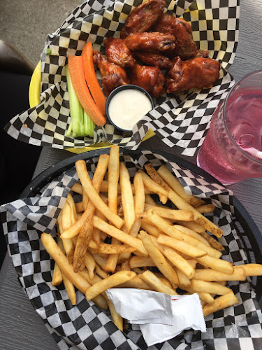 The Crown and Lion English Pub - Hospitality and gastronomy