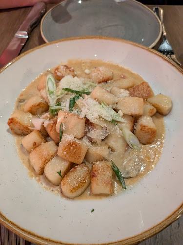 Sarpa Trattoria - Hospitality and gastronomy