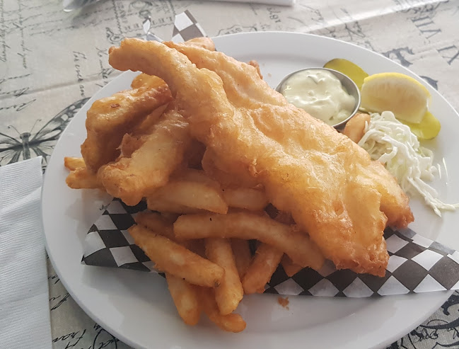 6087 Island Hwy W, Qualicum Beach, BC V9K 2E2