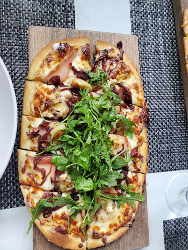 Glo Restaurant + Lounge