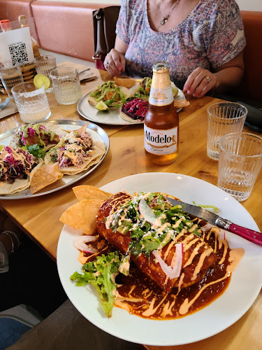 Casero Kitchen Table - Owen Sound