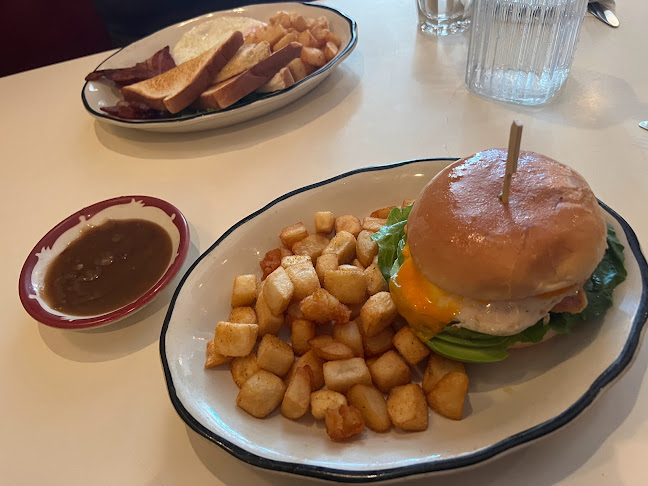 Opinii despre Skyline Restaurant în Toronto - Hospitality and gastronomy