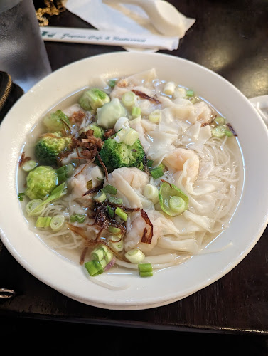 Joyeaux Café & Restaurant - Vancouver