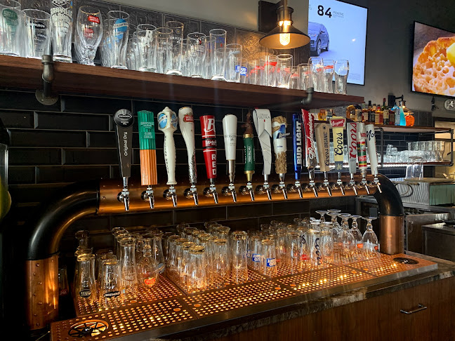 Bridges Ale House & Eatery, Bridges Liquor Store