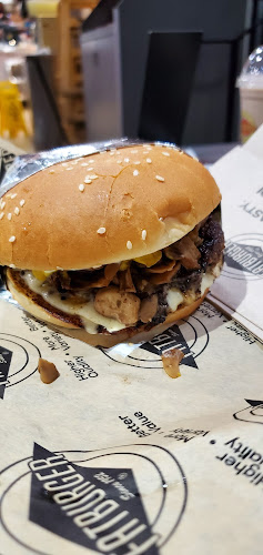 Opinii despre Fatburger Langley în Langley - Hospitality and gastronomy