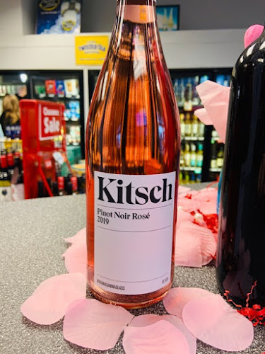 1978 Kirschner Rd, Kelowna, BC V1Y 4N6