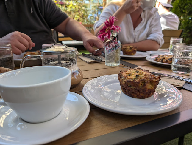 2302B Clarke St, Port Moody, BC V3H 1Y8