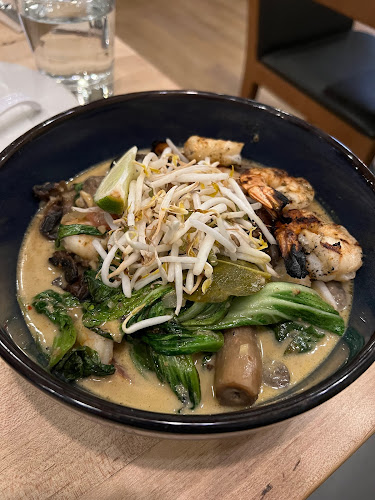 Comentarii opinii despre Moxies Calgary Downtown Restaurant