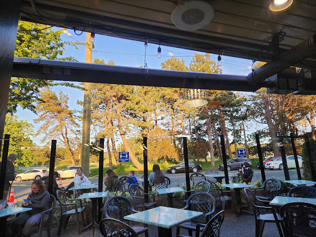 Beacon Drive In Restaurant - Hospitality and gastronomy