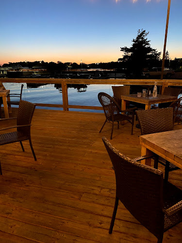 Boathouse Lakeside Grill