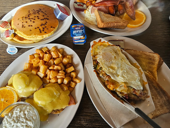 Fifty's Grill & Deli - Hospitality and gastronomy