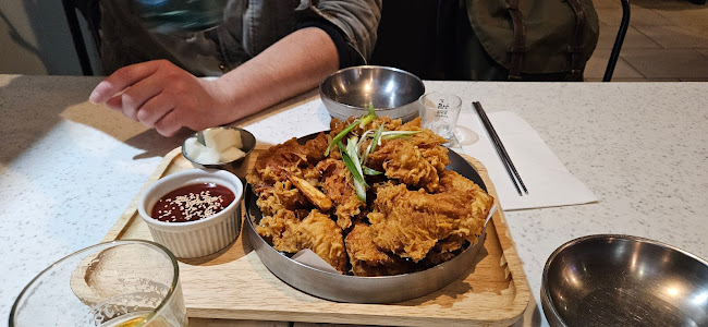 Midam Cafe & Bistro - Hospitality and gastronomy