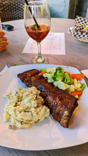 Kettle Valley Public On Main Bar & Grill - Hospitality and gastronomy