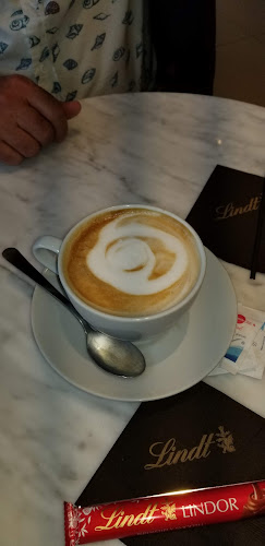 Lois 'N' Frima's Ice Cream - Hospitality and gastronomy