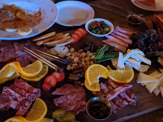 157 Alexander St, Vancouver, BC V6A 1B8