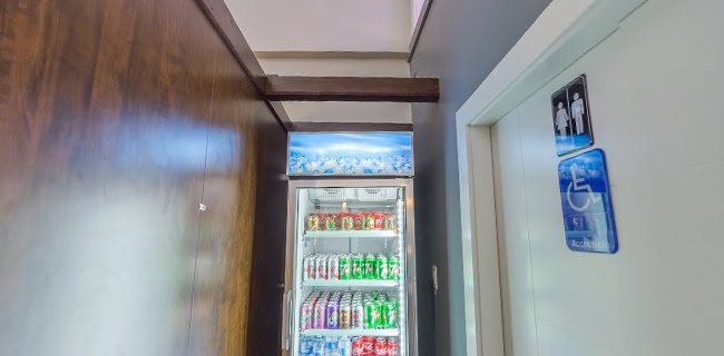 Comentarii opinii despre Desi Bites Restaurants Dine In & Takeout Juice Bar