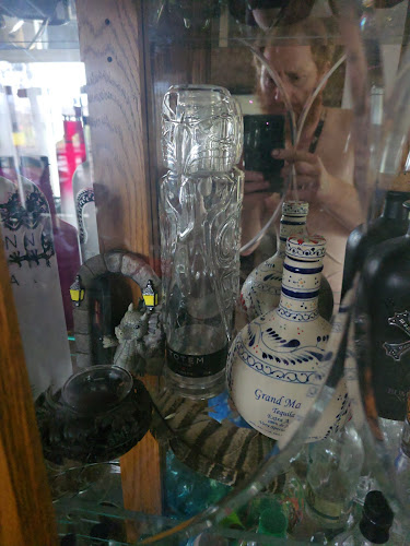 Opinii despre Fox Liquor Store în Aldergrove - Hospitality and gastronomy