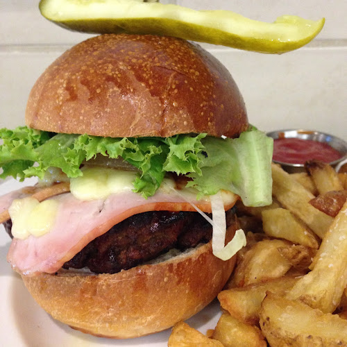 Kingfishers Waterfront Bar & Grill - Hospitality and gastronomy