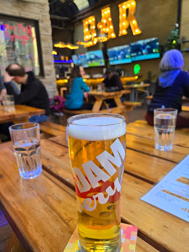 2-20 College St, Toronto, ON M5G 1K2