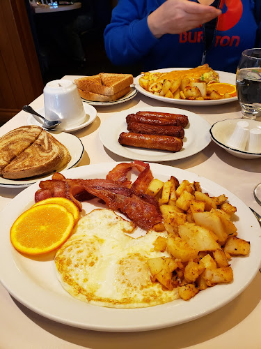 Opinii despre Demetre's Family Eatery în Stratford - Hospitality and gastronomy