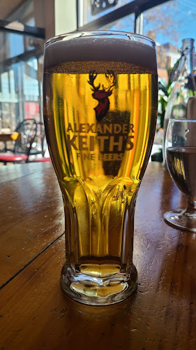 184 Augusta Ave, Toronto, ON M5T 2L6