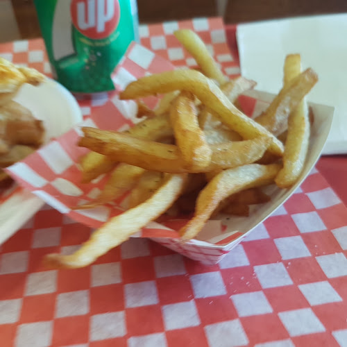 Broast Chicken and Waffles - Hospitality and gastronomy