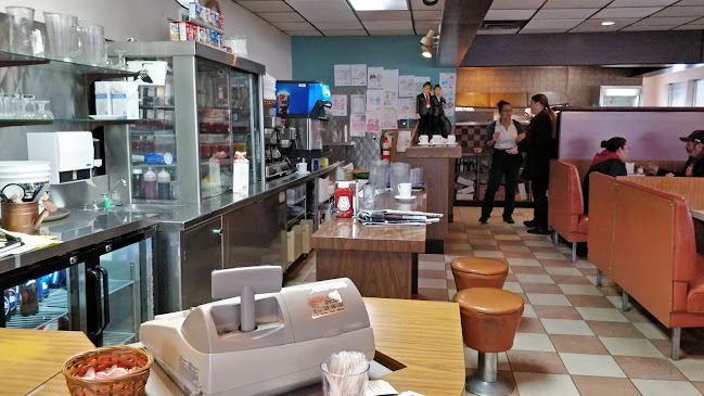 Del-Mar Restaurant - Hospitality and gastronomy