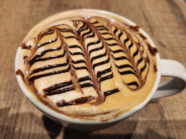 91 Lakeshore Rd E, Mississauga, ON L5G 2Y5